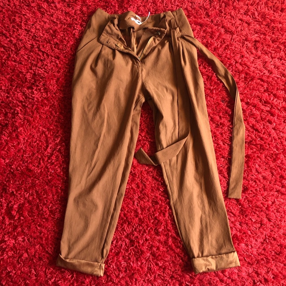 Paper bag waist pants in brown. Size 0.